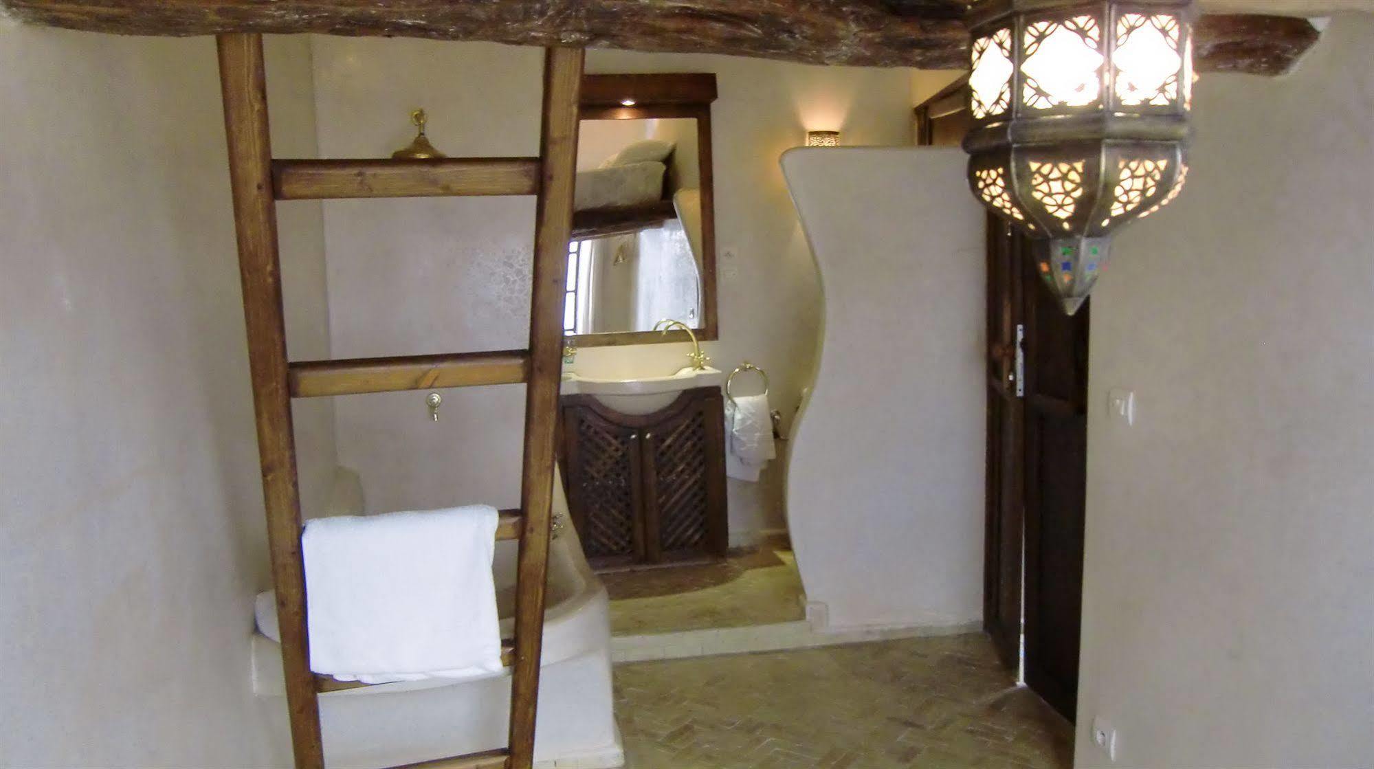Riad Thais 에사우이라 외부 사진